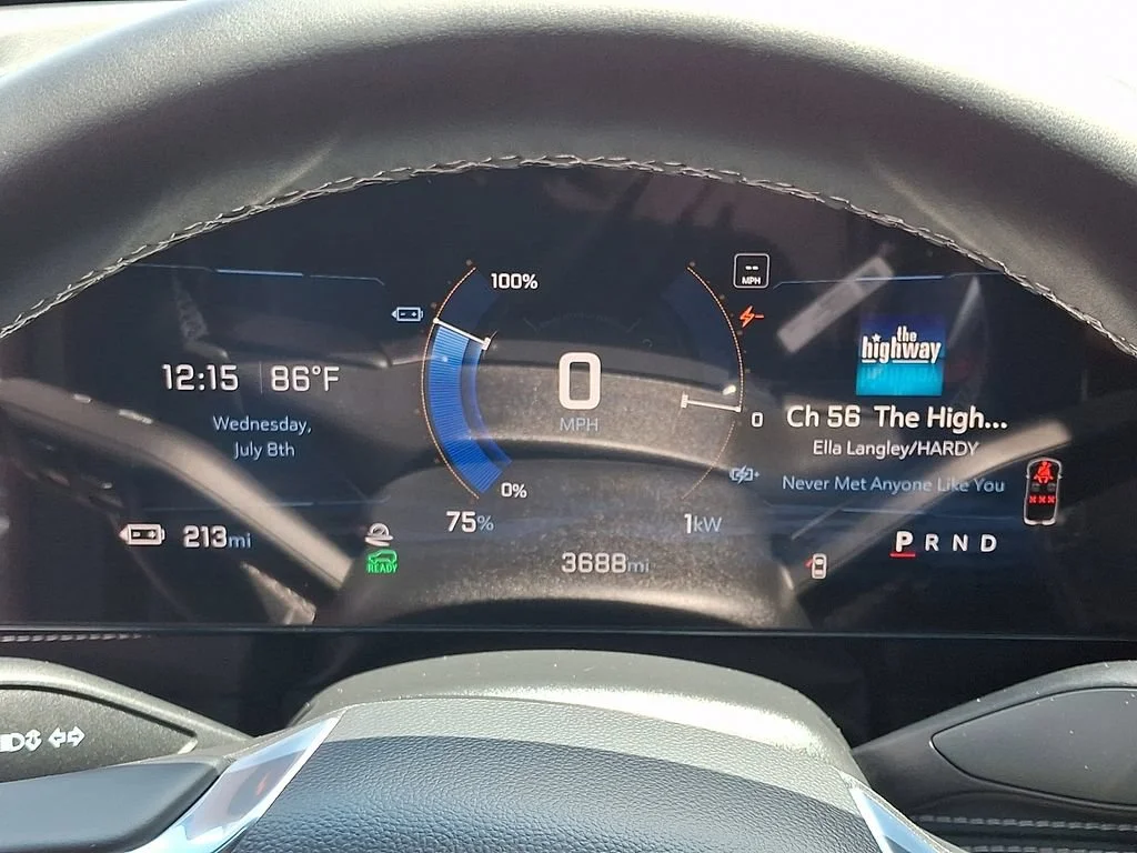 New 2025 Sterling Gray Metallic Chevrolet LT image 28