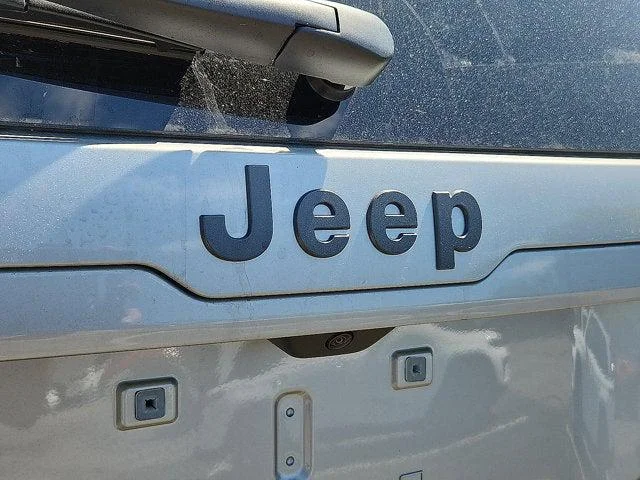 New 2026 Silver Zynith Clear-Coat Exterior Paint Jeep Limited image 5