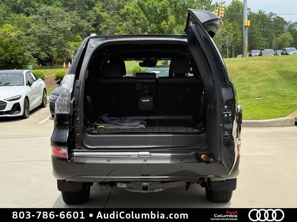 Used 2023 Black Lexus 460 image 17