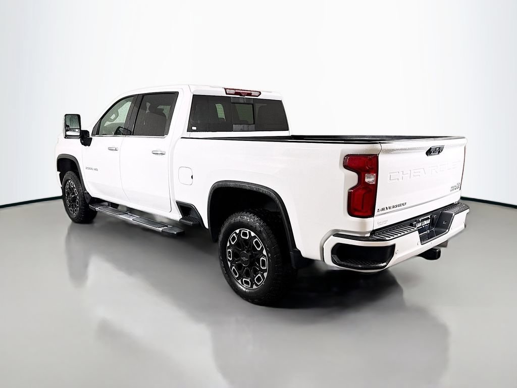 Used 2022 Summit White Chevrolet High Country image 5