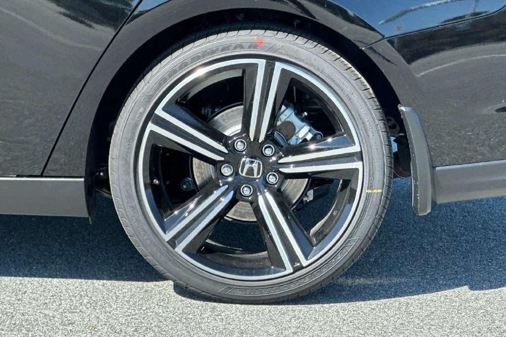 New 2026 Crystal Black Pearl Honda SE image 32