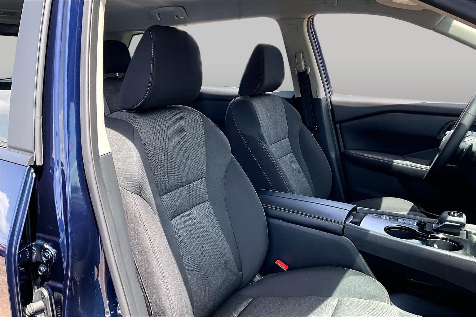 Used 2026 Deep Ocean Blue Pearl Nissan SV image 9