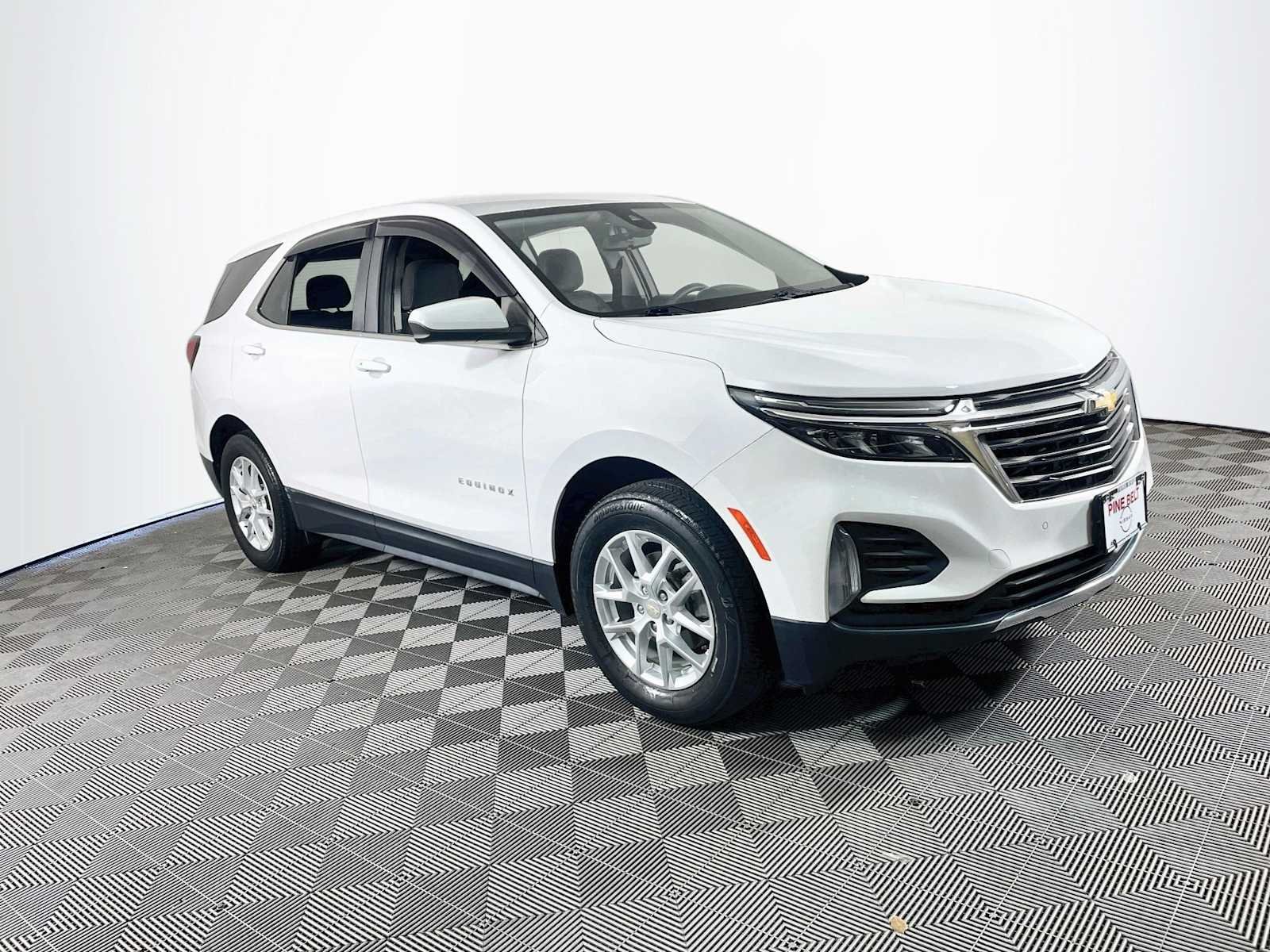 Used 2022 Summit White Chevrolet LT image 3