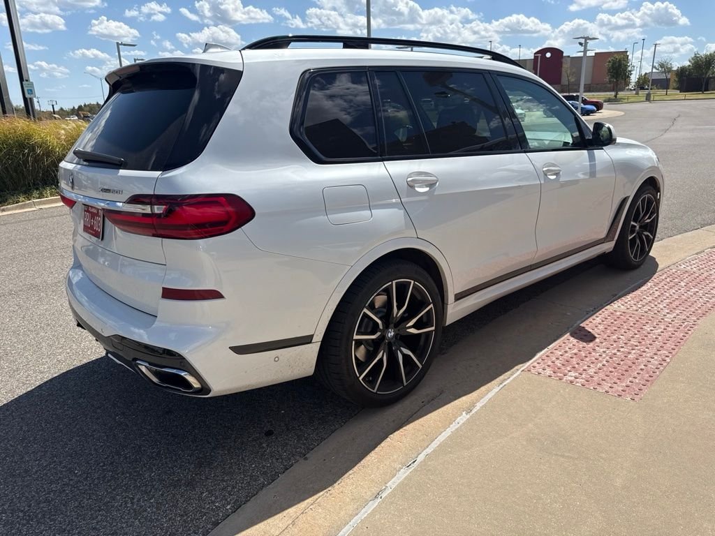 Used 2019 White BMW xDrive50i image 4