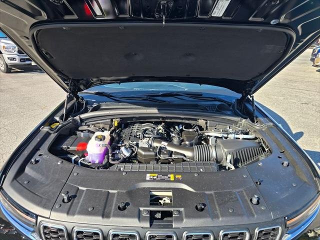 2025 Jeep Grand Cherokee Laredo - Photo 24