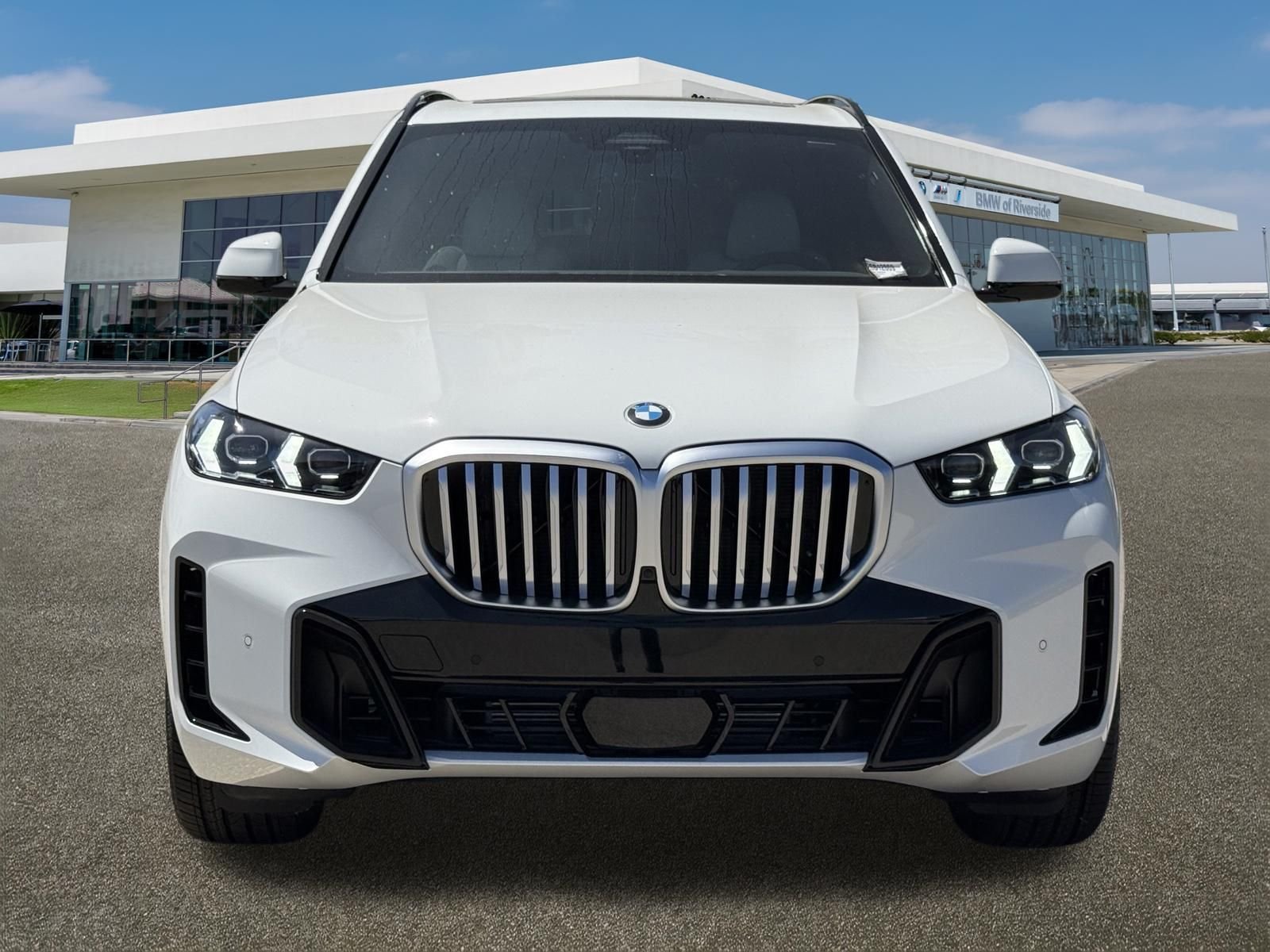 New 2026 Alpine White BMW sDrive40i image 3