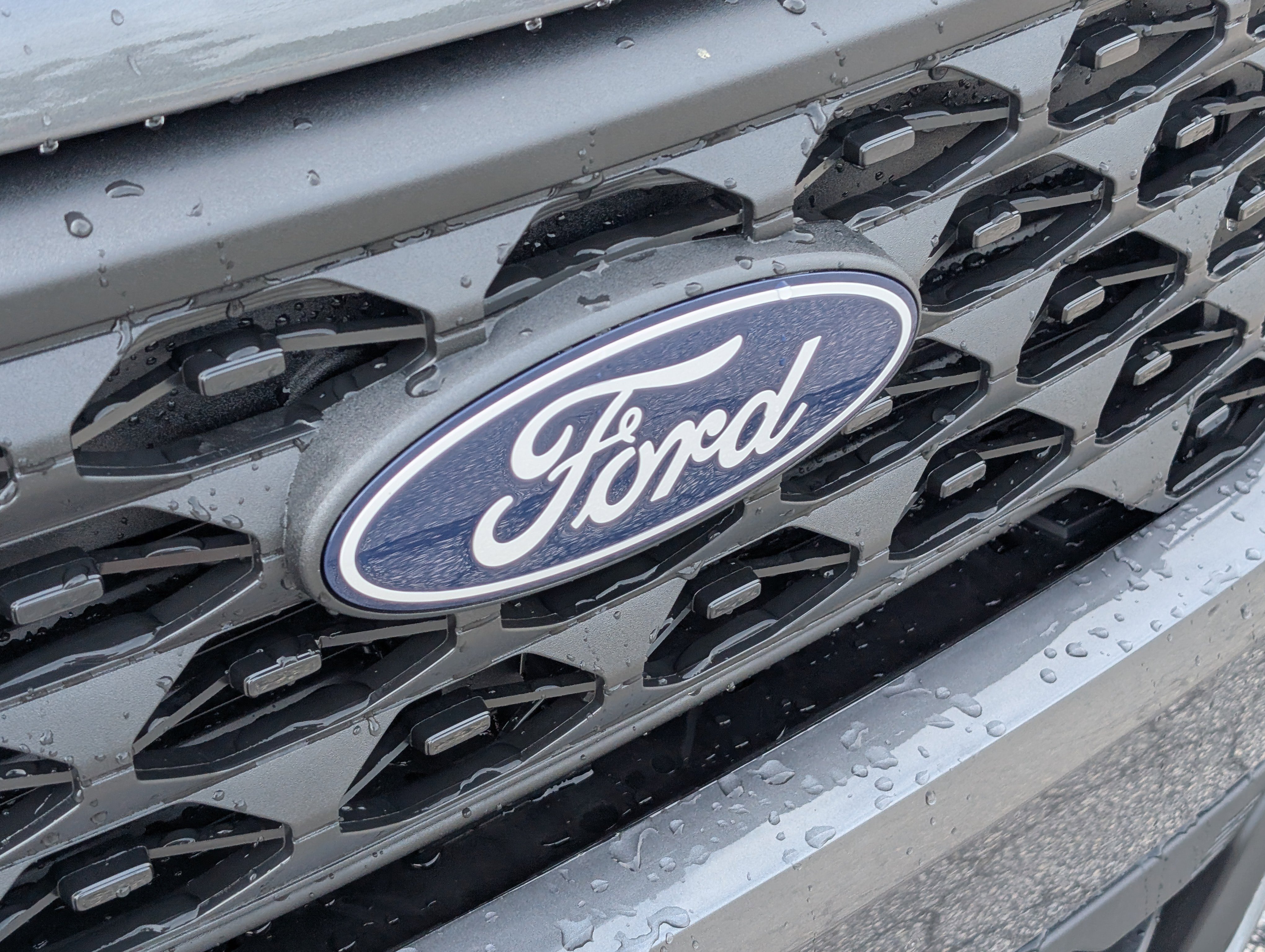 New 2026 Carbonized Gray Metallic FORD XLT image 6