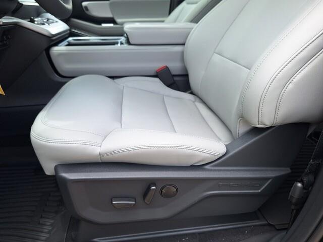 New 2026 Agate Black Metallic Ford MAX Active image 12