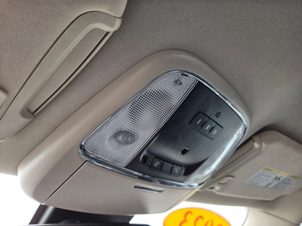 Certified Used 2023 Bright White Clearcoat Chrysler Touring image 13
