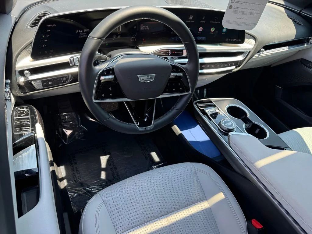 Used 2024 White Cadillac Sport image 24