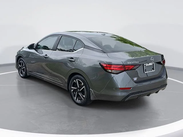Used 2024 Gray Nissan SV image 5