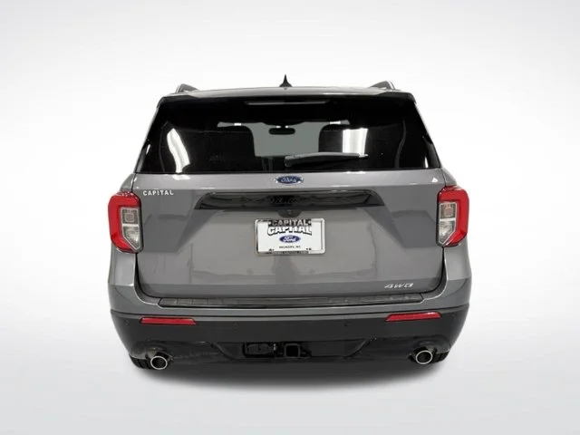 Used 2023 Gray Ford ST-Line image 9