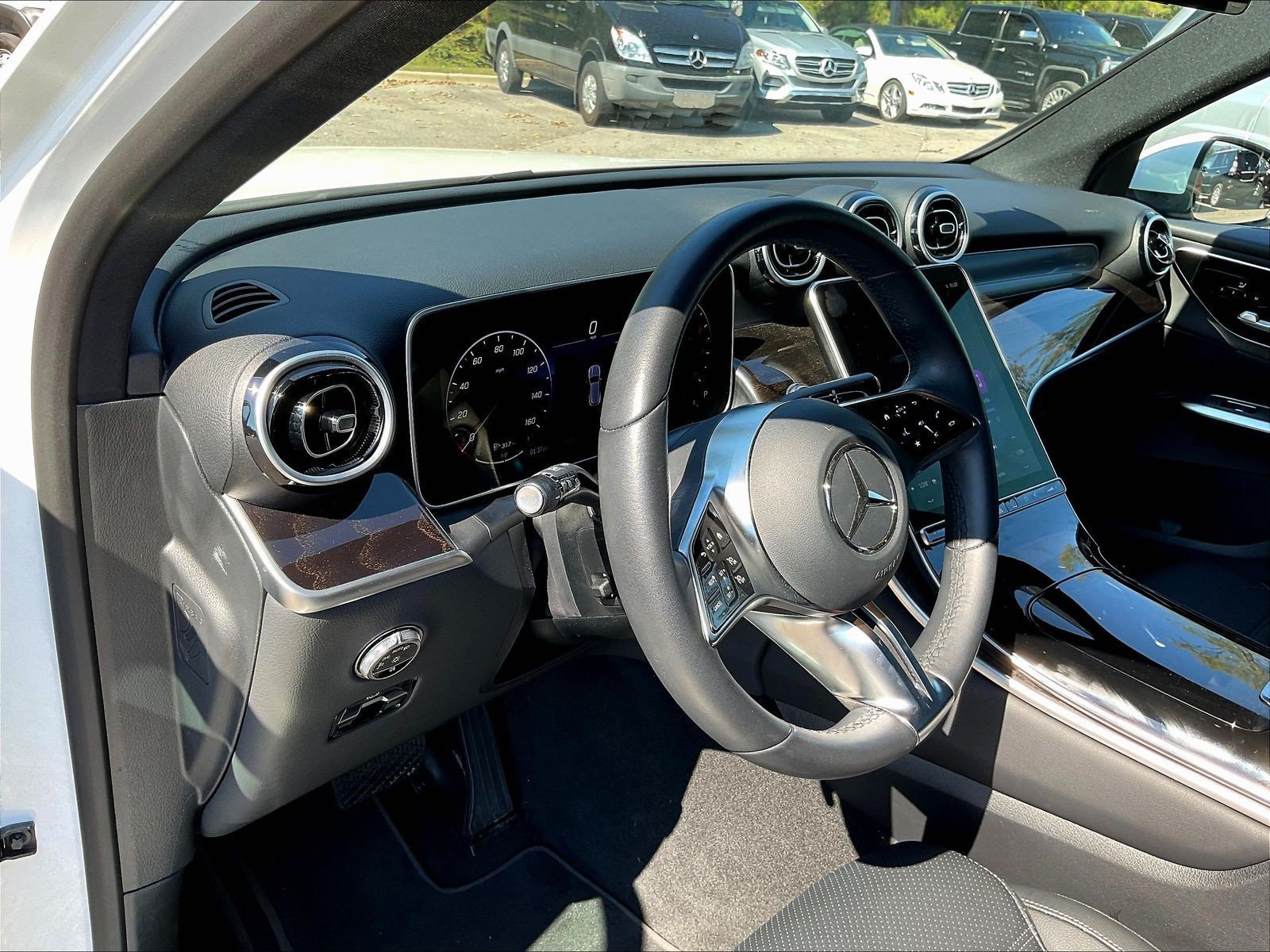 Used 2026 Polar White Mercedes-Benz GLC 300 image 4