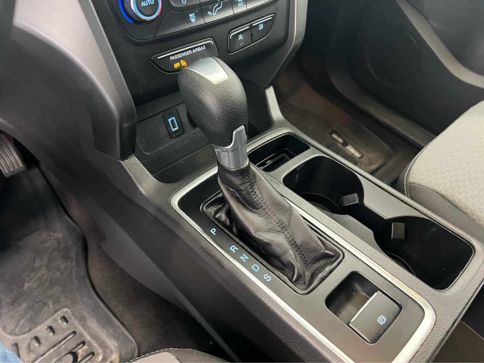Used 2017 Magnetic Ford SE image 19