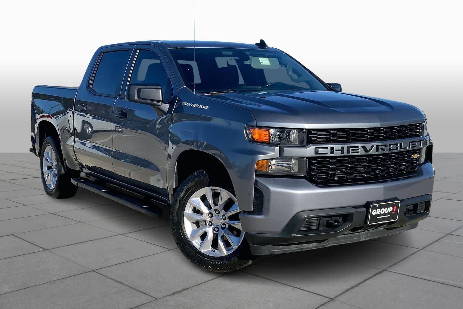 Used 2022 Satin Steel Metallic Chevrolet Custom image 2
