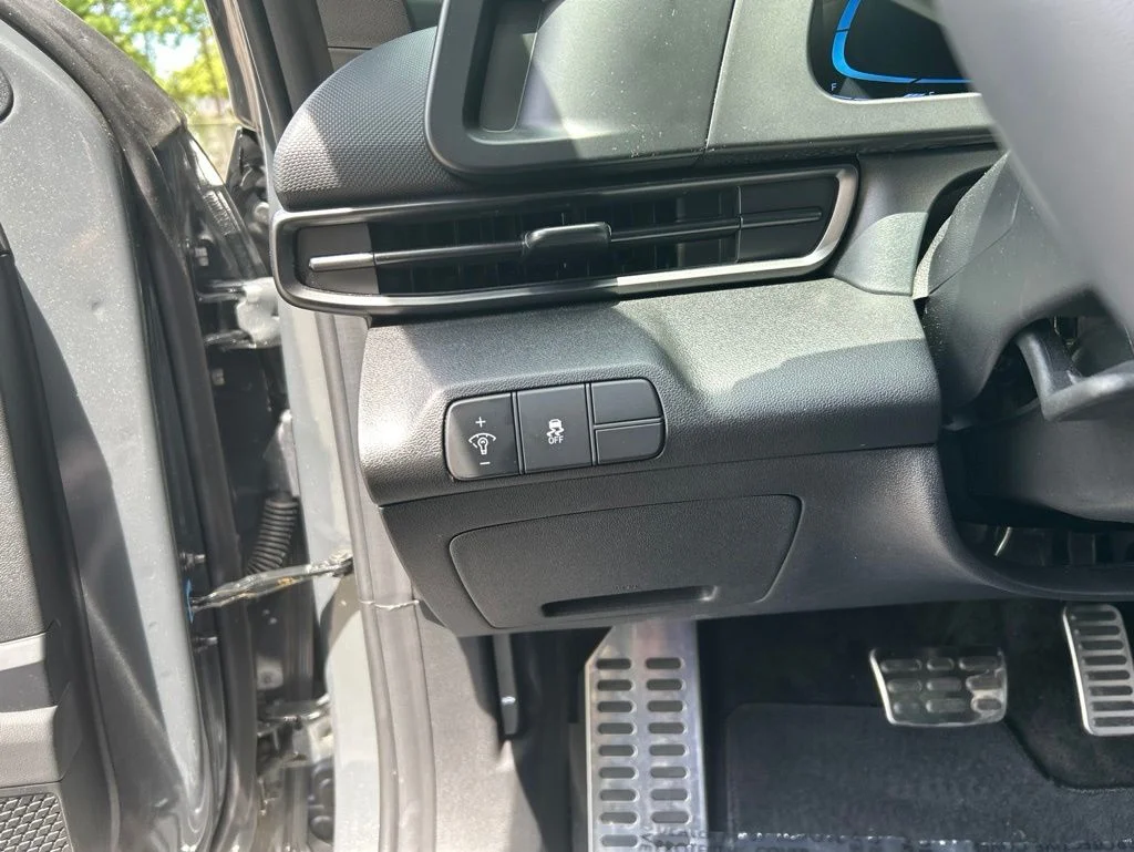Used 2026 Gray Hyundai SEL Sport image 24