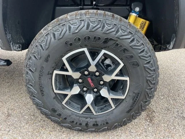 2026 GMC Canyon AT4X - Photo 20