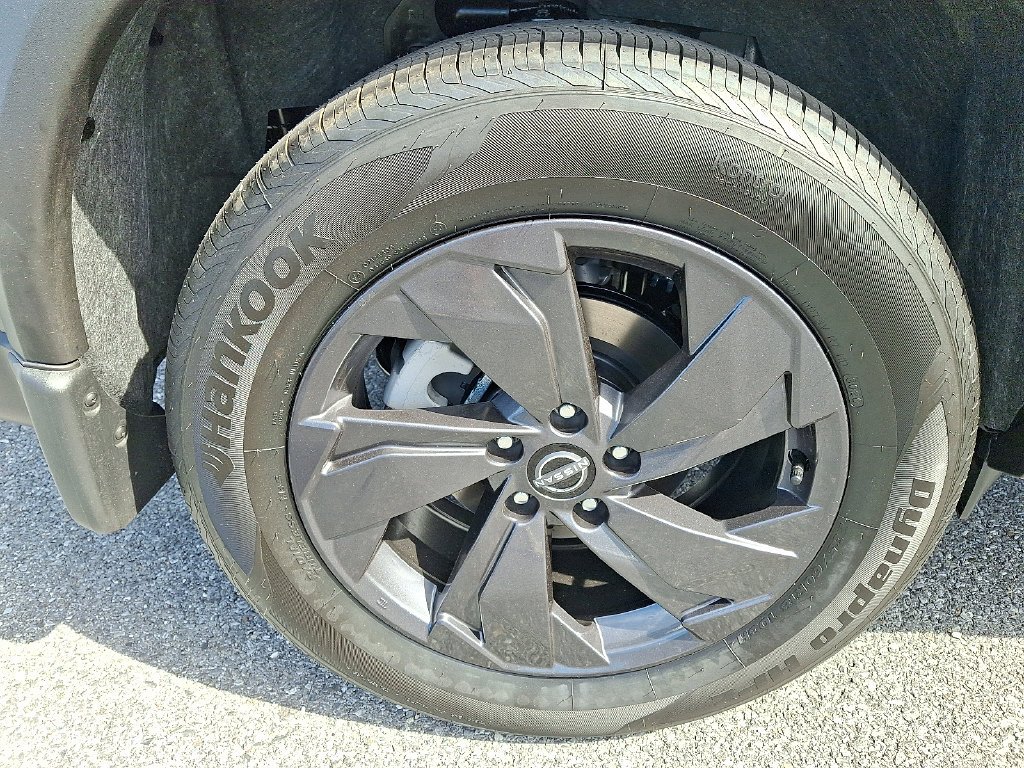 New 2026 Gun Metallic Nissan SV image 5