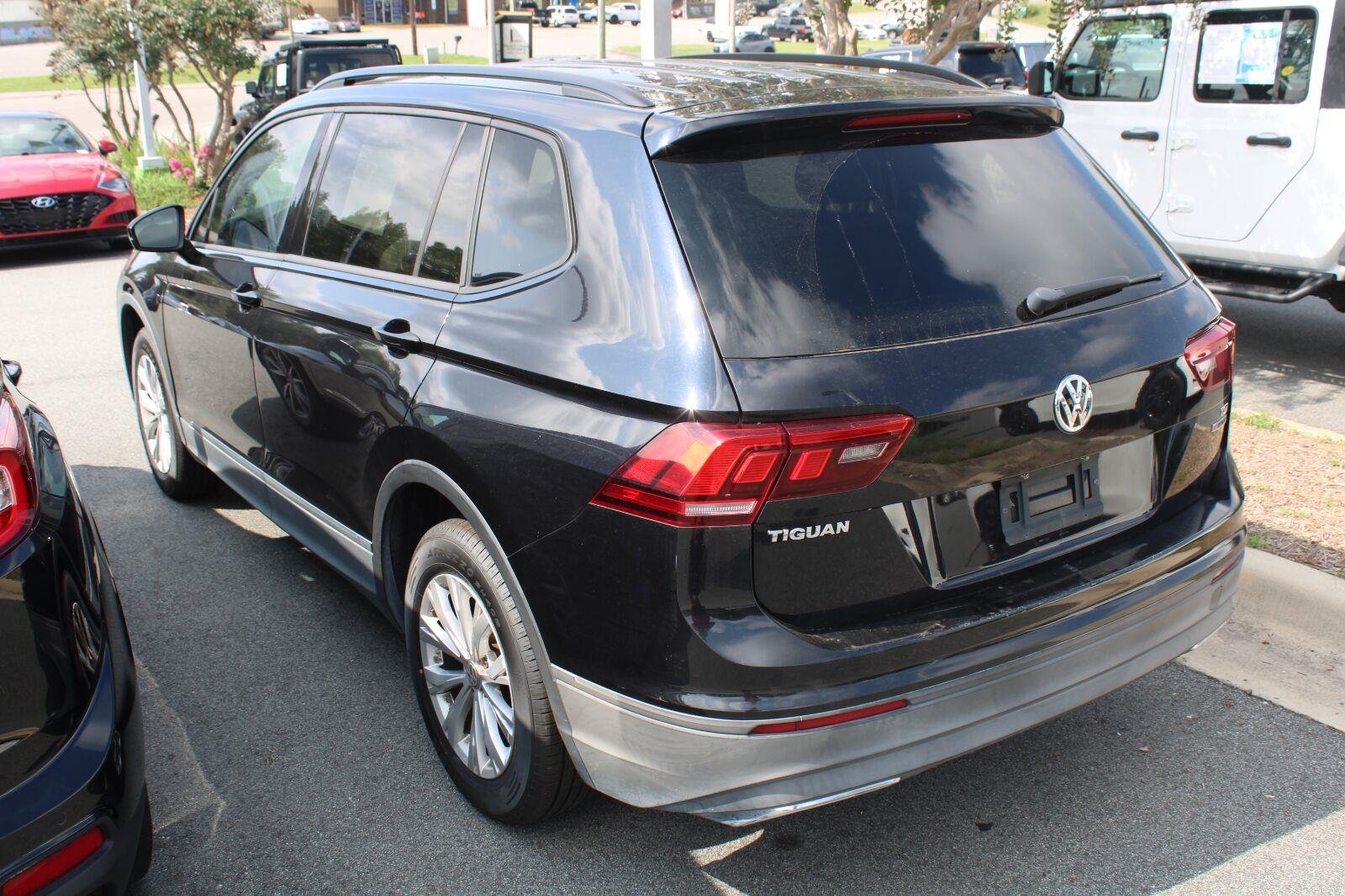 Used 2018 Deep Black Pearl Metallic Volkswagen S image 8