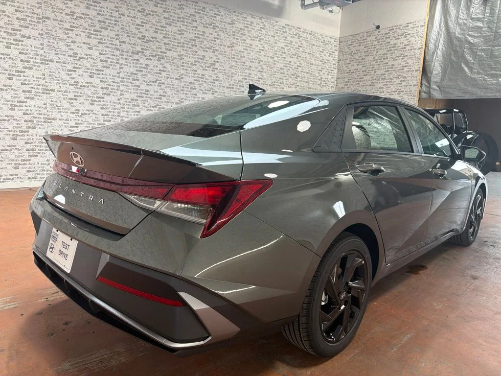New 2026 Amazon Gray Hyundai SEL Sport image 7