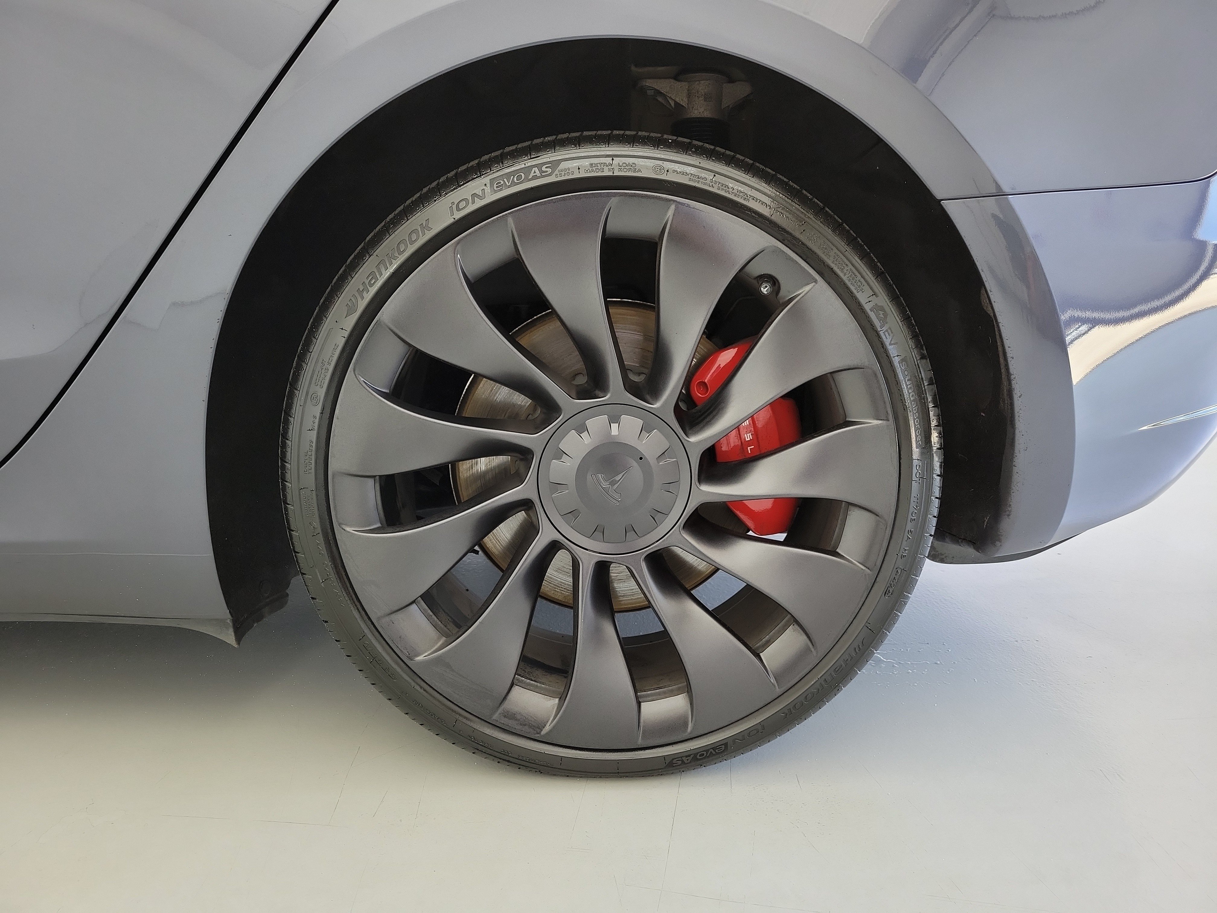 Used 2023  Tesla Performance image 12