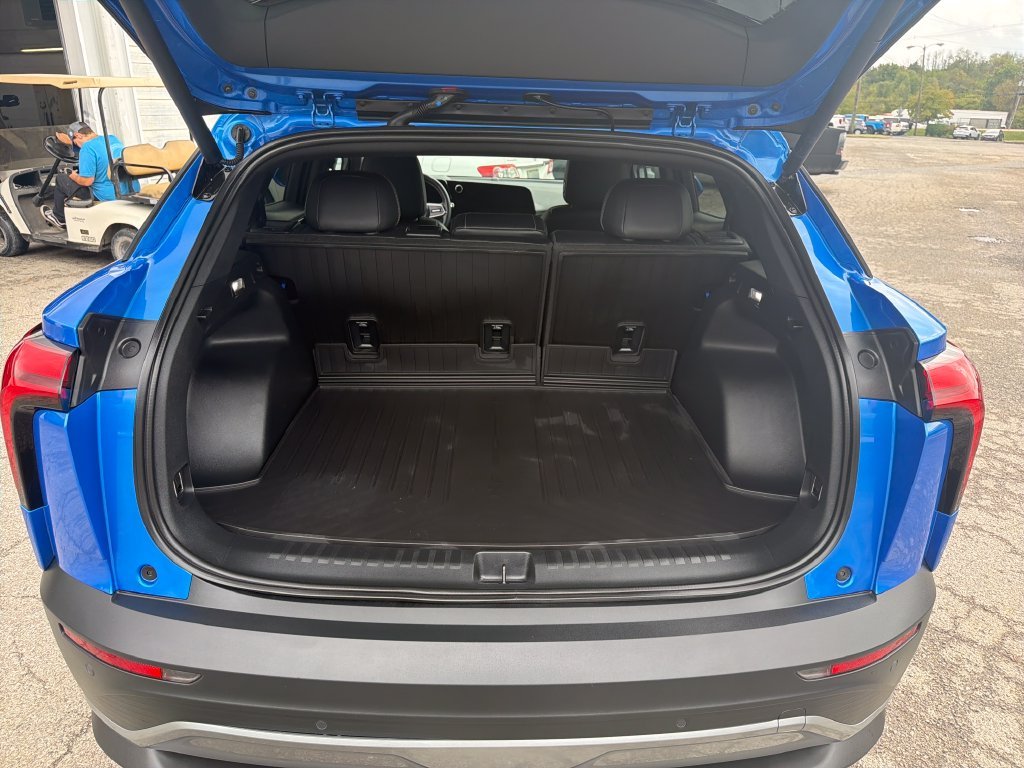 Used 2024 Blue Chevrolet LT image 9