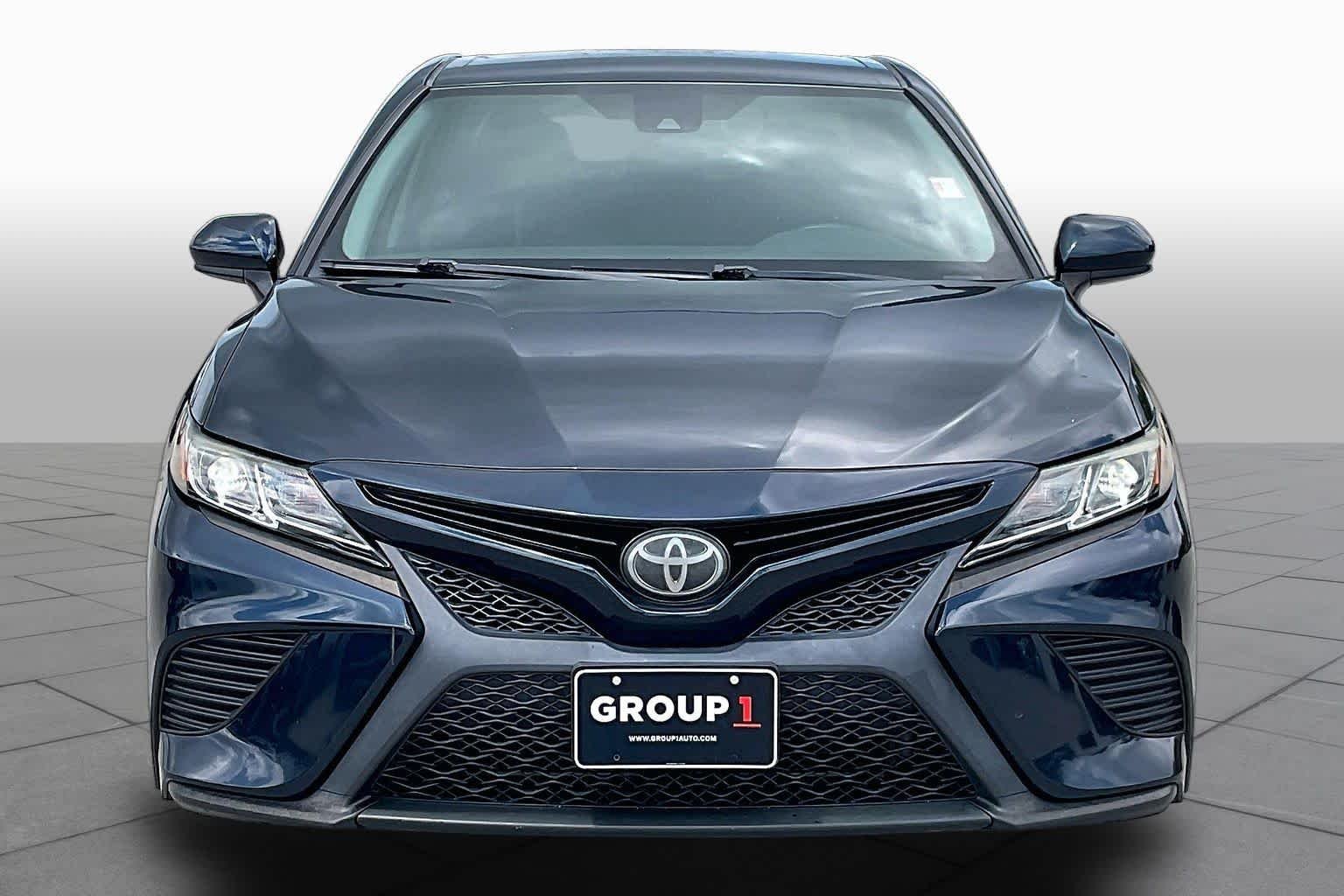 Used 2020 Galactic Aqua Mica Toyota SE image 4