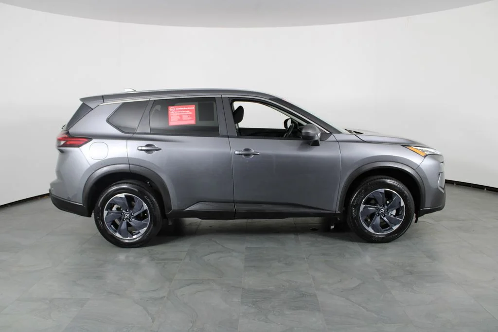 2024 Nissan Rogue SV - Photo 15
