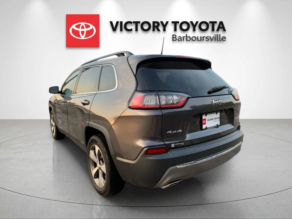 Used 2022 Gray Jeep Limited image 3