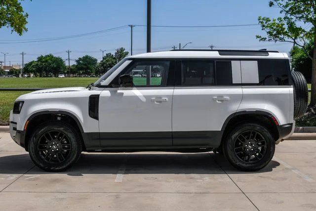 Used 2025 White Land Rover S image 12