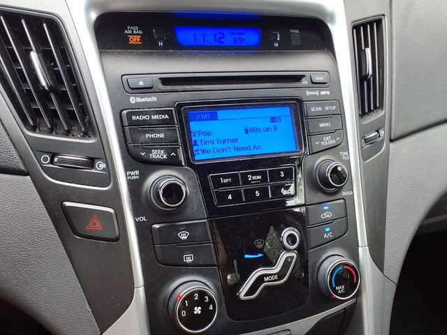 Used 2013 Black Hyundai GLS image 16