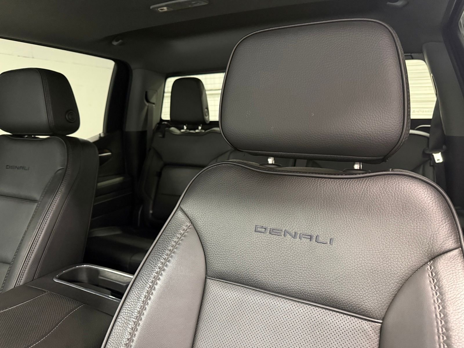 Used 2024 Black GMC Denali image 19