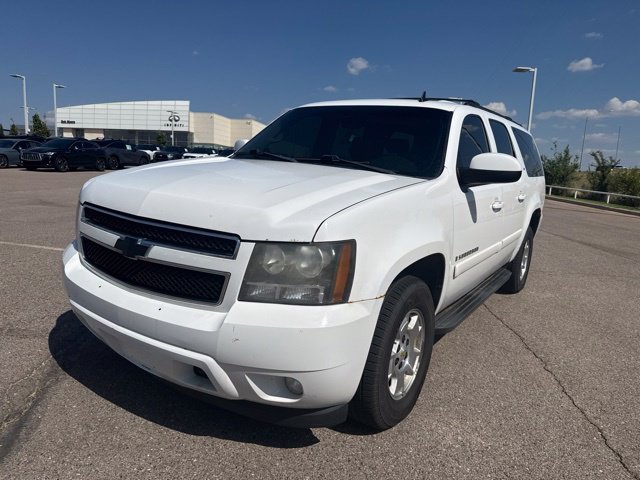 Used 2009 White Chevrolet LT image 1