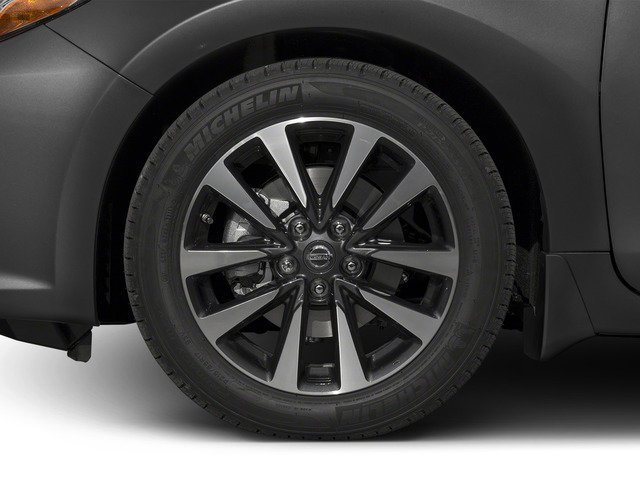 Used 2017 Brilliant Silver Nissan 2.5 SL image 14