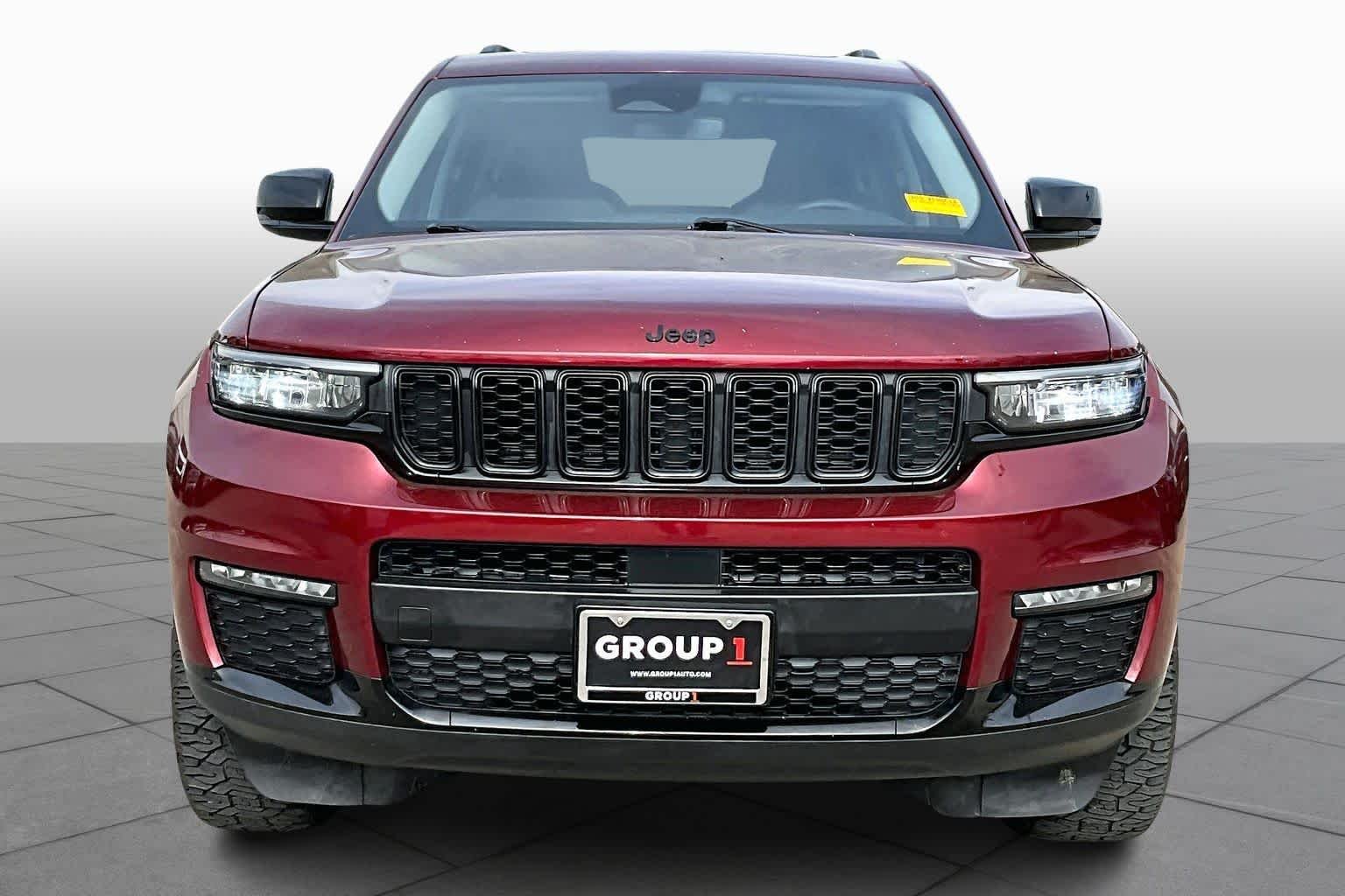 Used 2023 Velvet Red Pearlcoat Jeep Limited image 4