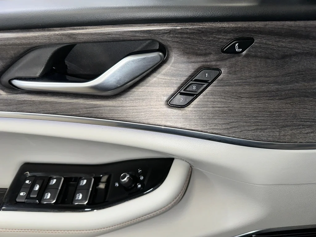 2022 Jeep Grand Cherokee L Overland - Photo 9