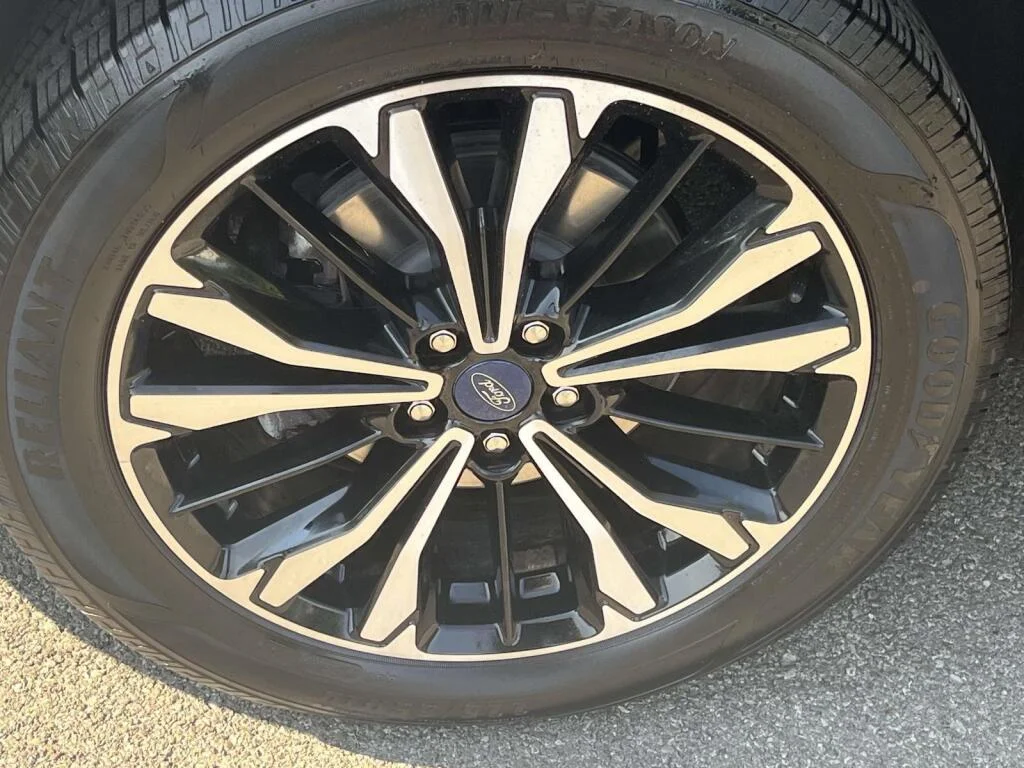 Certified Used 2022 Carbonized Gray Ford SE image 15