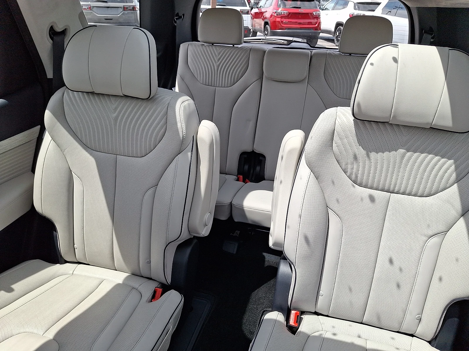 Used 2024 Black Hyundai Calligraphy image 19