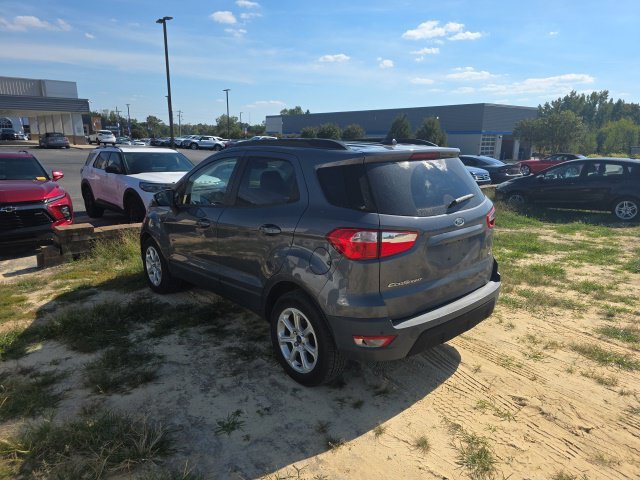 Used 2021  Ford SE image 4
