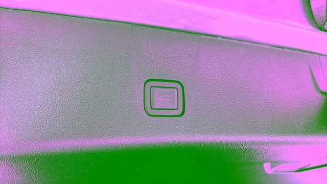 Used 2023 Green Chevrolet LT image 33