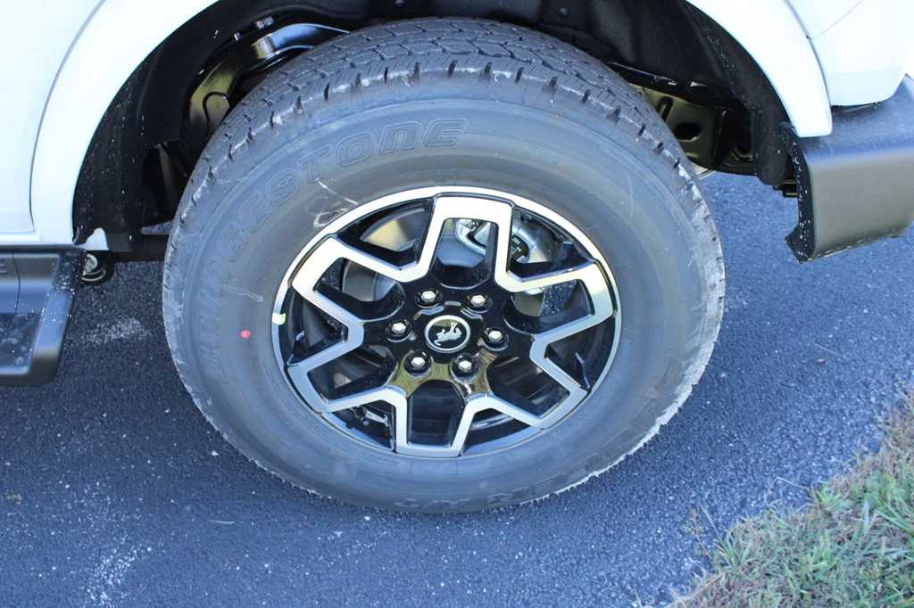 New 2026 Avalanche Gray Ford Outer Banks® image 9