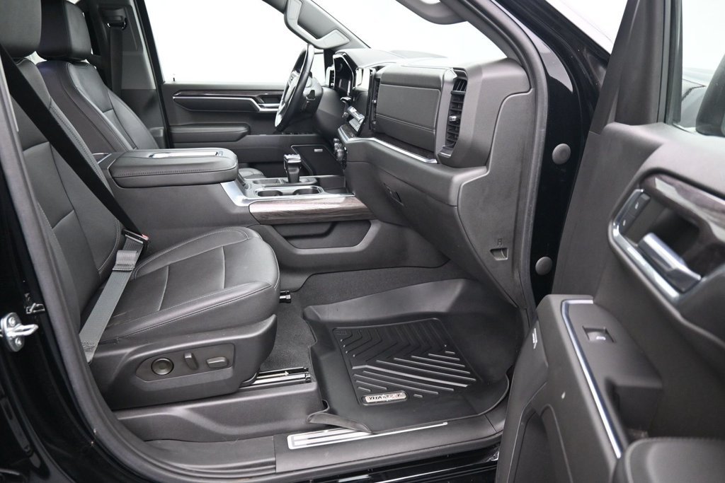 Used 2022 Black Chevrolet LTZ image 13