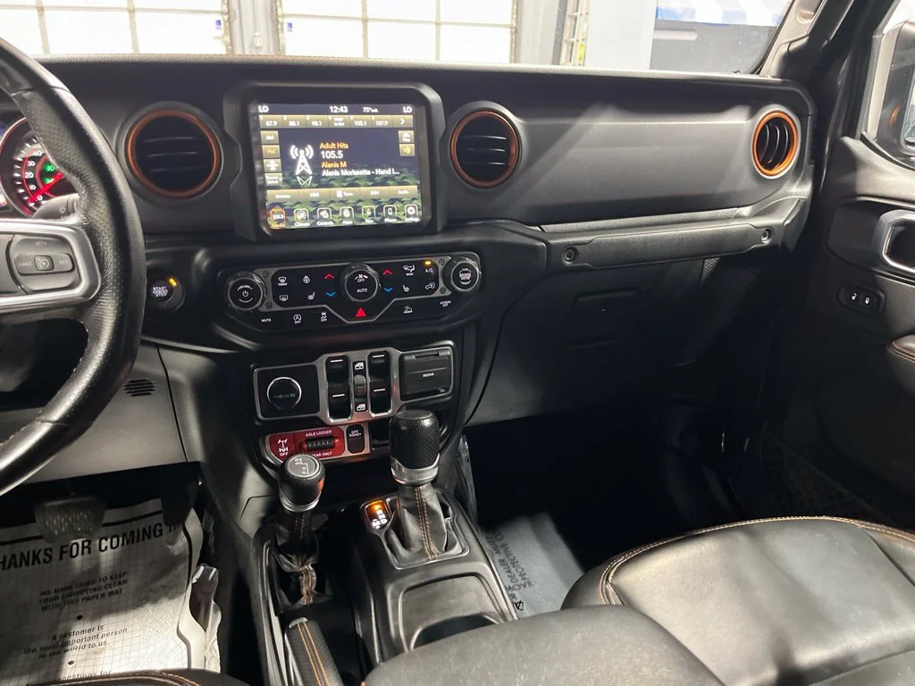 Used 2021 Crystal Metallic Jeep Mojave image 25
