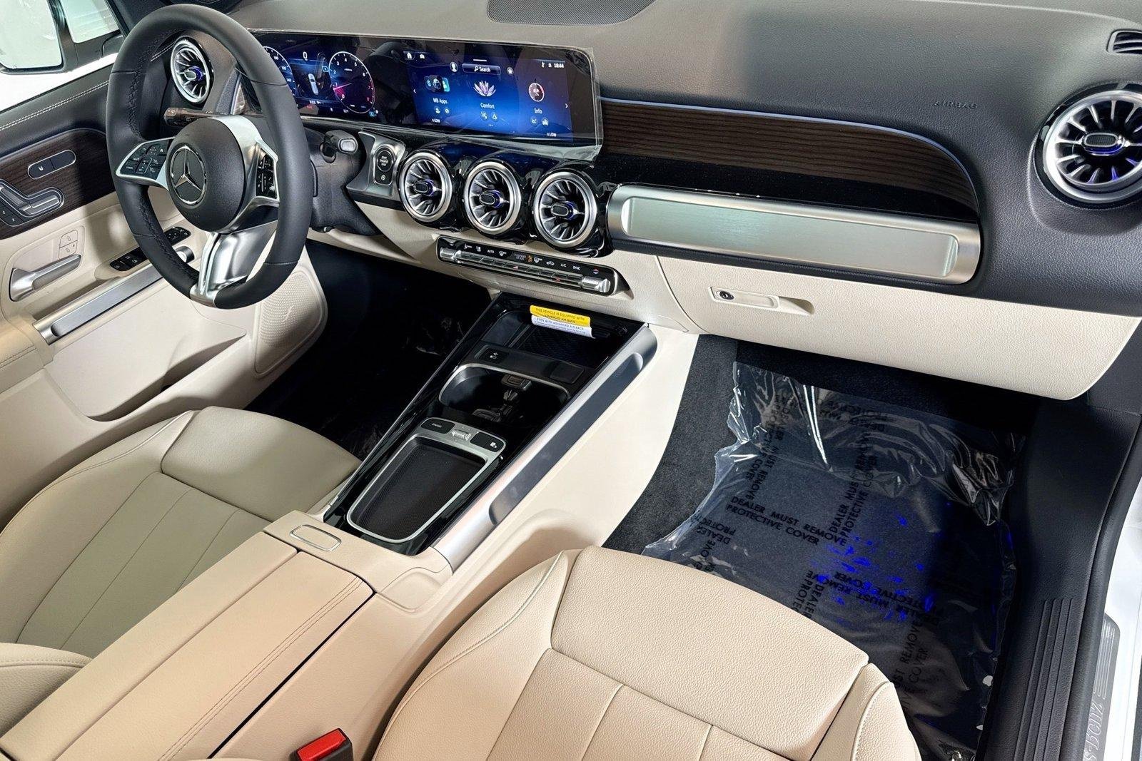 New 2026 Polar White Mercedes-Benz GLB 250 image 27