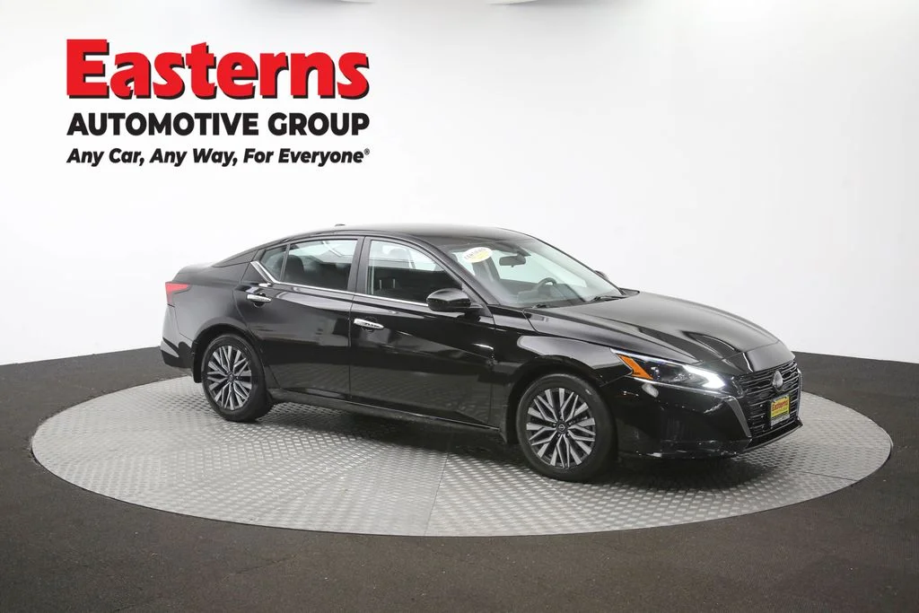Used 2023 Black Nissan 2.5 SV image 47