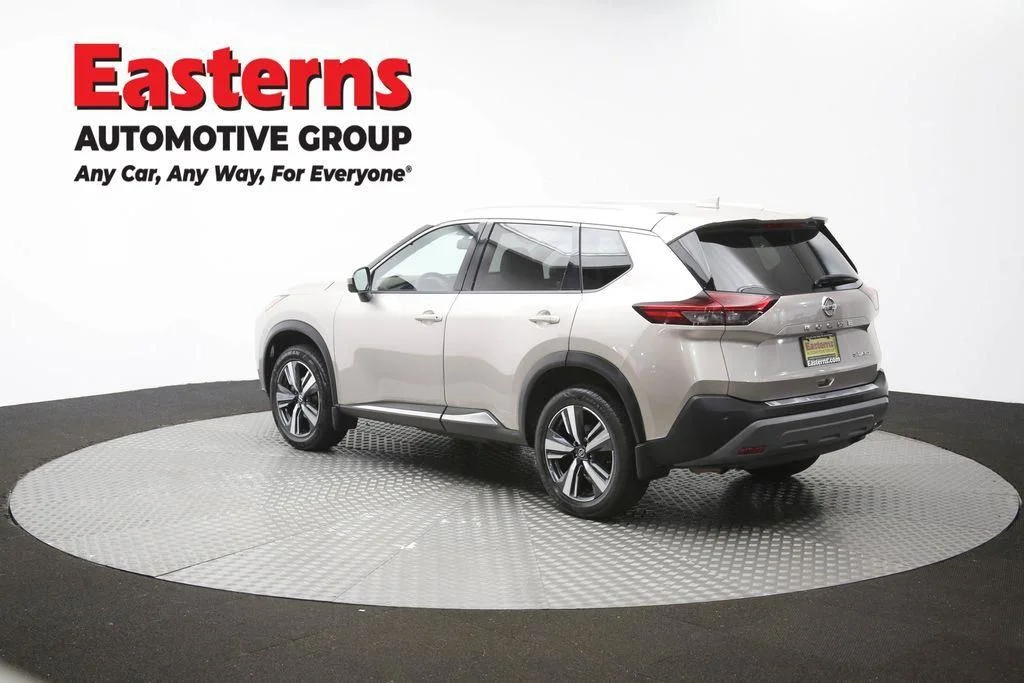 Used 2021 Gold Nissan SL image 68