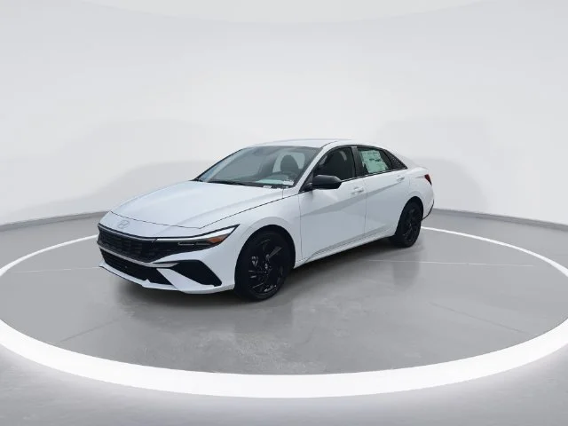 Used 2026 White Hyundai SEL Sport image 4
