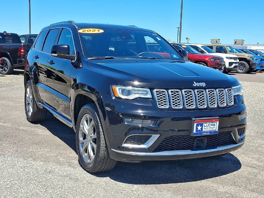Used 2021 Diamond Black Crystal Pearlcoat Jeep Summit image 2