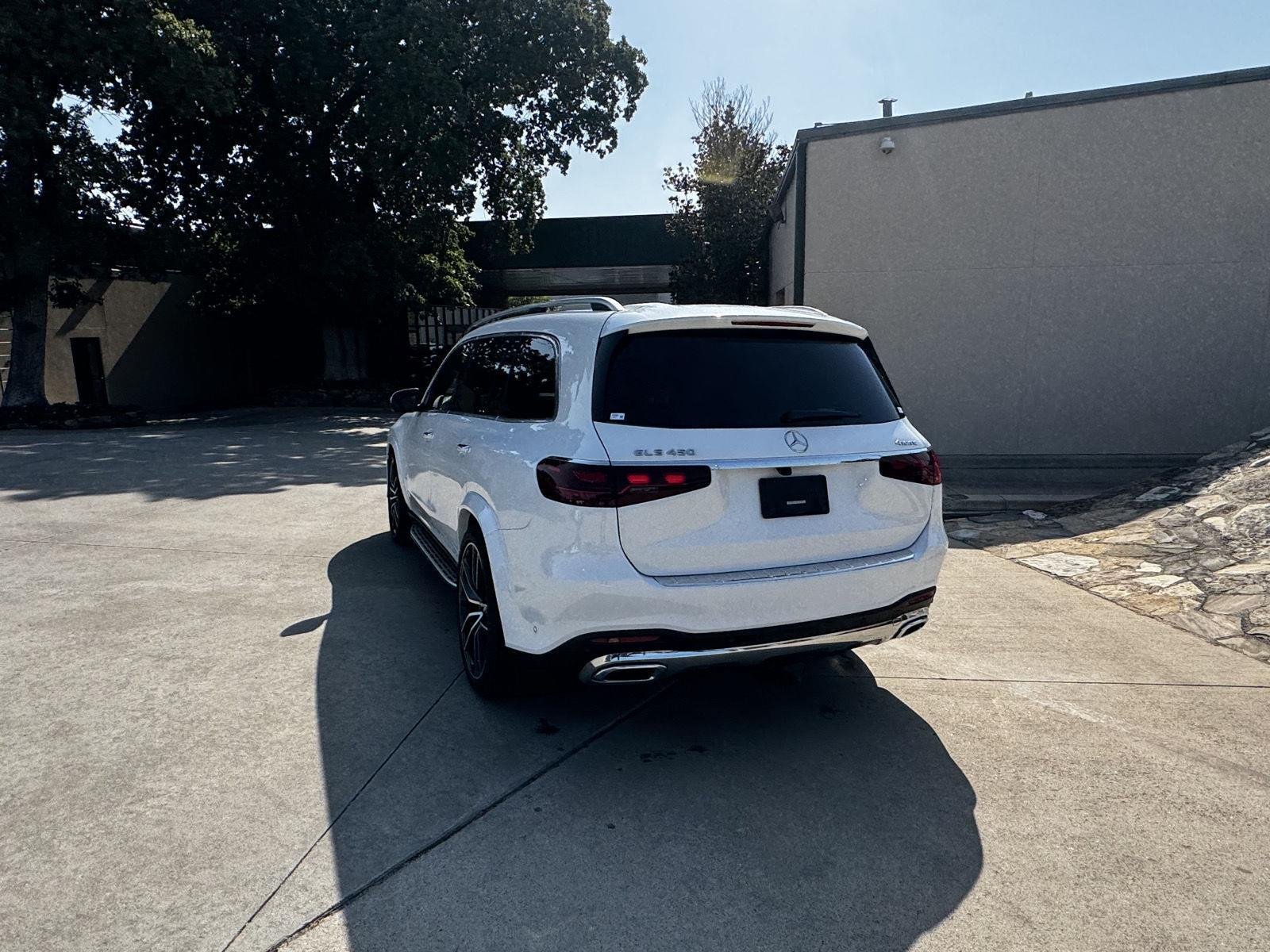 Used 2025 Moonlight White Metallic Mercedes-Benz GLS 450 4MATIC® image 6