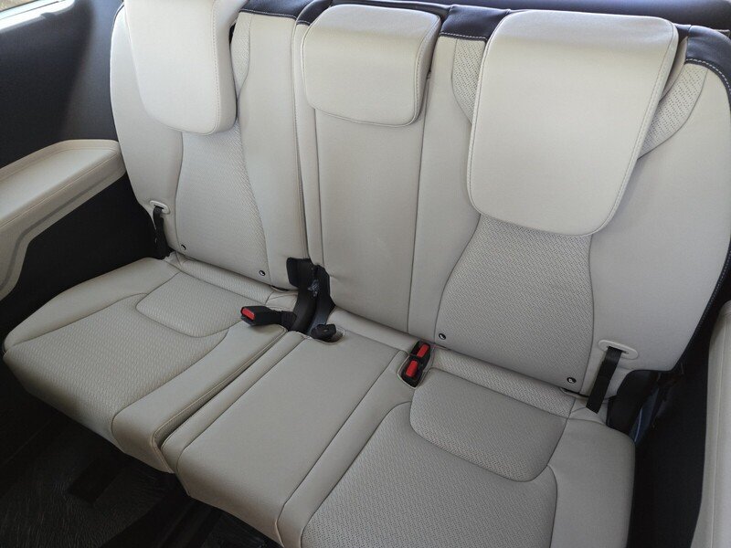 New 2026 Ceramic Silver Kia SX Prestige image 9